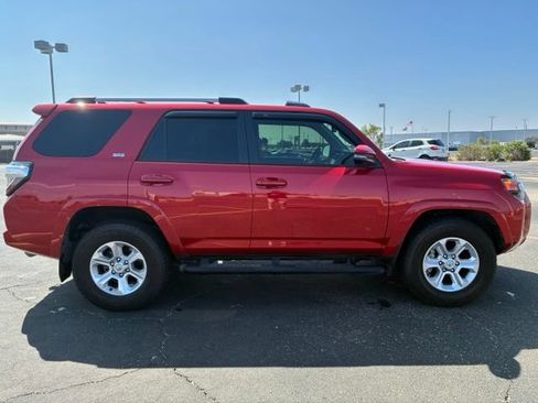 Used 2022 Toyota 4Runner SR5 Premium w/ Moonroof Package RWD image 7