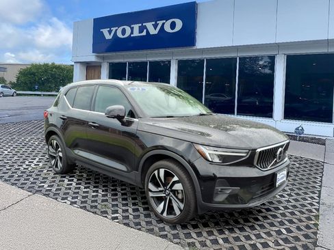 Certified 2023 Volvo XC40 B5 Plus w/ Protection Package Premier AWD/4WD image 1