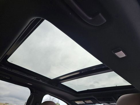 Used 2023 Nissan Titan Platinum Reserve w/ Moonroof Package image 31