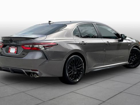 Used 2022 Toyota Camry SE FWD image 13
