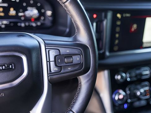 Used 2023 GMC Yukon XL Denali RWD image 15