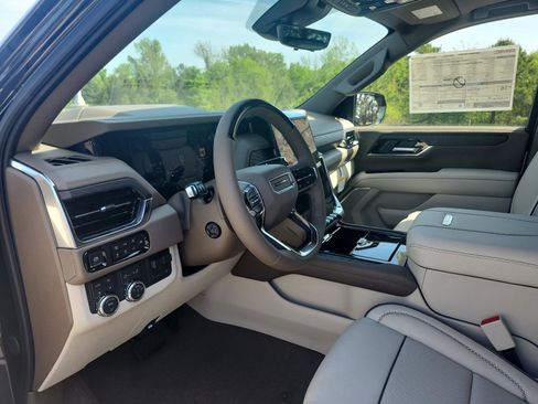 New 2026 GMC Yukon XL Denali w/ Denali Reserve Package AWD/4WD image 13