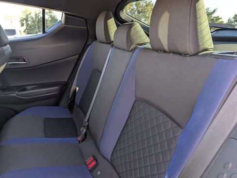 Used 2022 Toyota C-HR XLE image 14