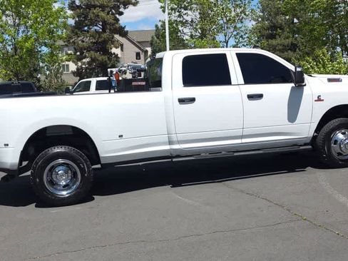 Used 2026 RAM 3500 Tradesman AWD/4WD image 9