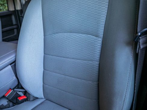 Used 2019 RAM 1500 Express image 31