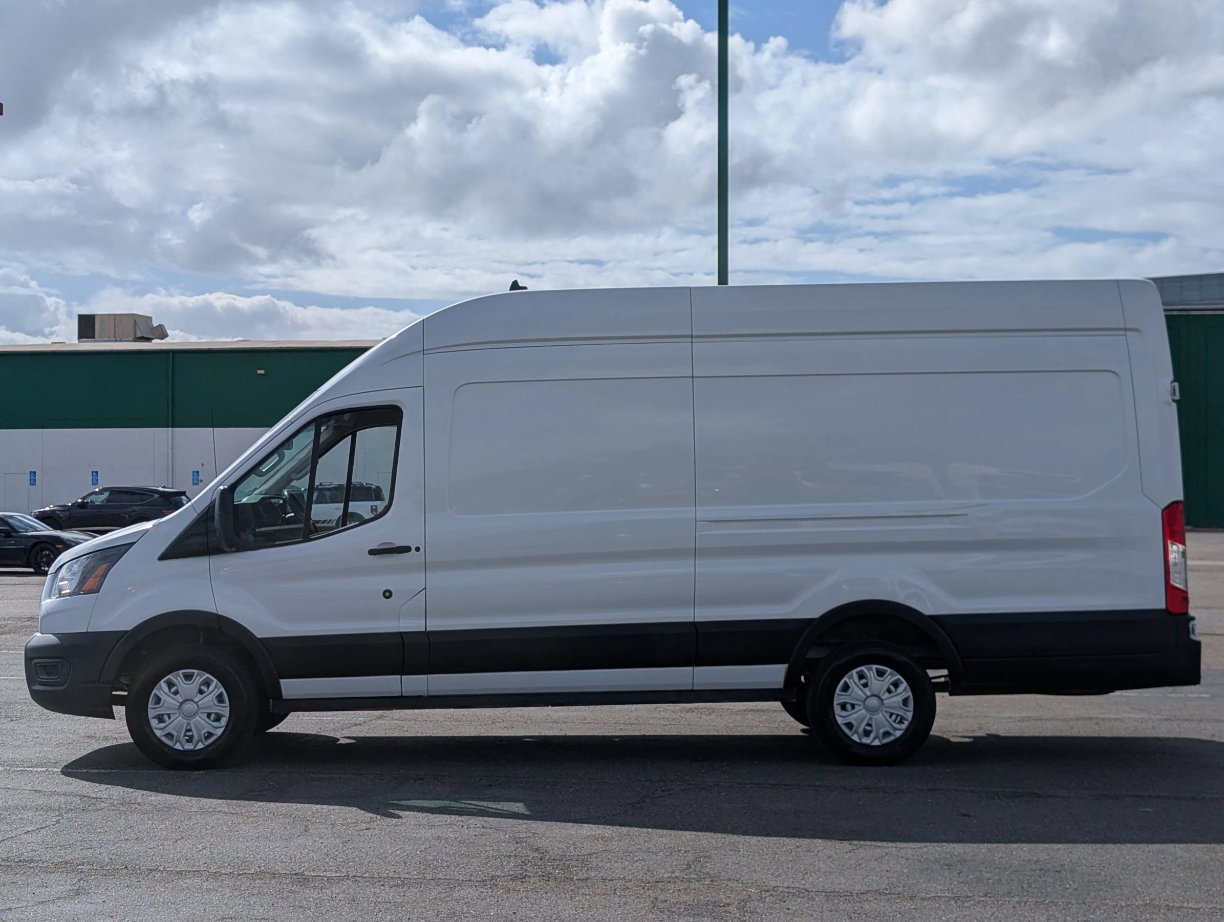 Used 2023 Ford Transit 250 148 High Roof Extended w/ Load Area Protection Package RWD image 4