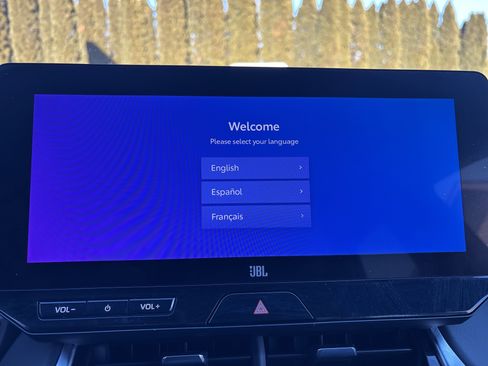 Used 2024 Toyota Venza XLE image 26