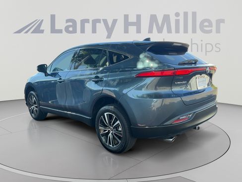 Certified 2024 Toyota Venza LE AWD/4WD image 2