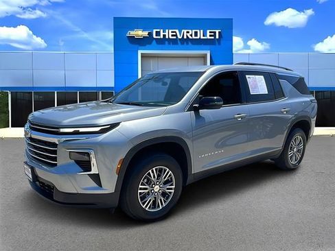 Used 2025 Chevrolet Traverse LT AWD/4WD image 7