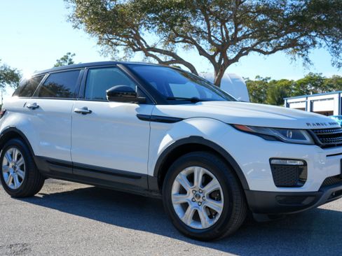 Used 2016 Land Rover Range Rover Evoque SE Premium image 10