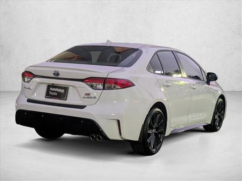 Used 2024 Toyota Corolla SE image 5