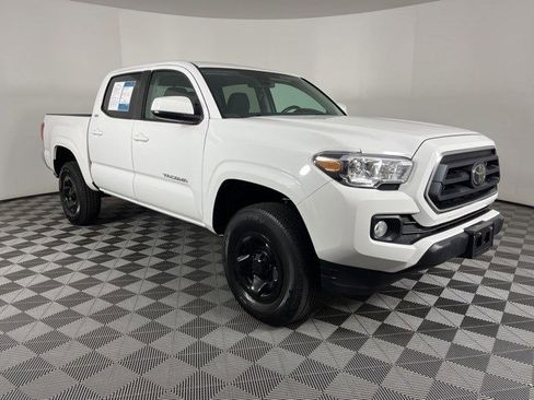Used 2023 Toyota Tacoma SR5 RWD image 2