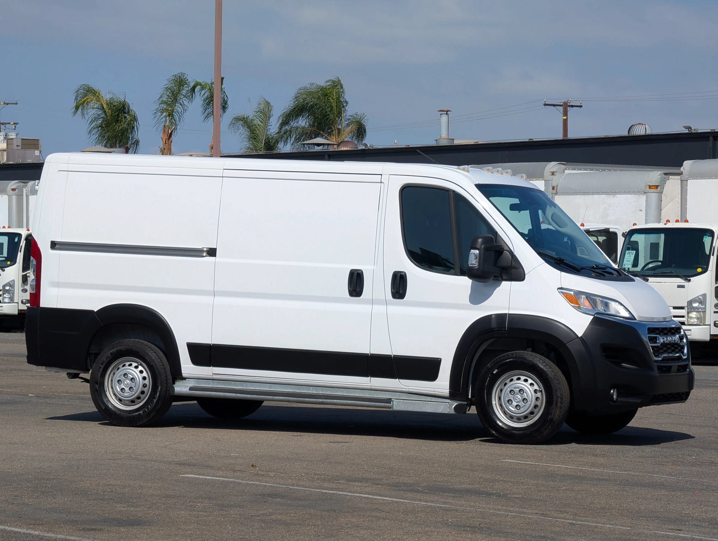 Used 2025 RAM ProMaster 2500 w/ U-Haul Equipment Group FWD image 1