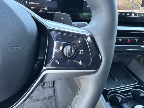 Certified 2025 BMW 530i xDrive w/ Premium Package image 28