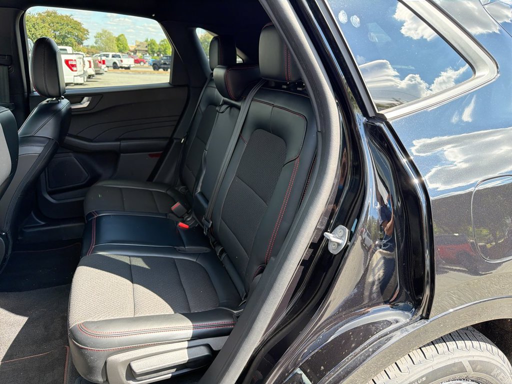Certified 2023 Ford Escape ST-Line Elite AWD/4WD image 27