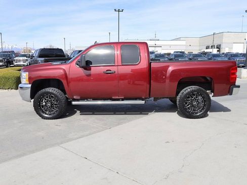 Used 2008 Chevrolet Silverado 2500 LT w/ 1LT Convenience Package AWD/4WD image 3