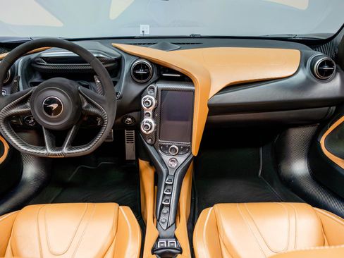 Used 2019 McLaren 720S Luxury RWD image 13