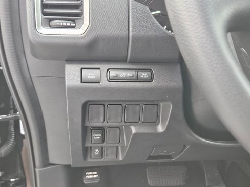 Used 2022 Nissan Frontier SV image 19