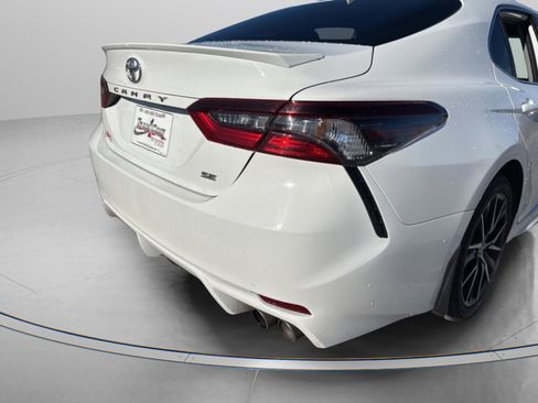 Used 2024 Toyota Camry SE image 10