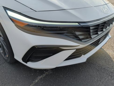 New 2026 Hyundai Elantra Limited image 24