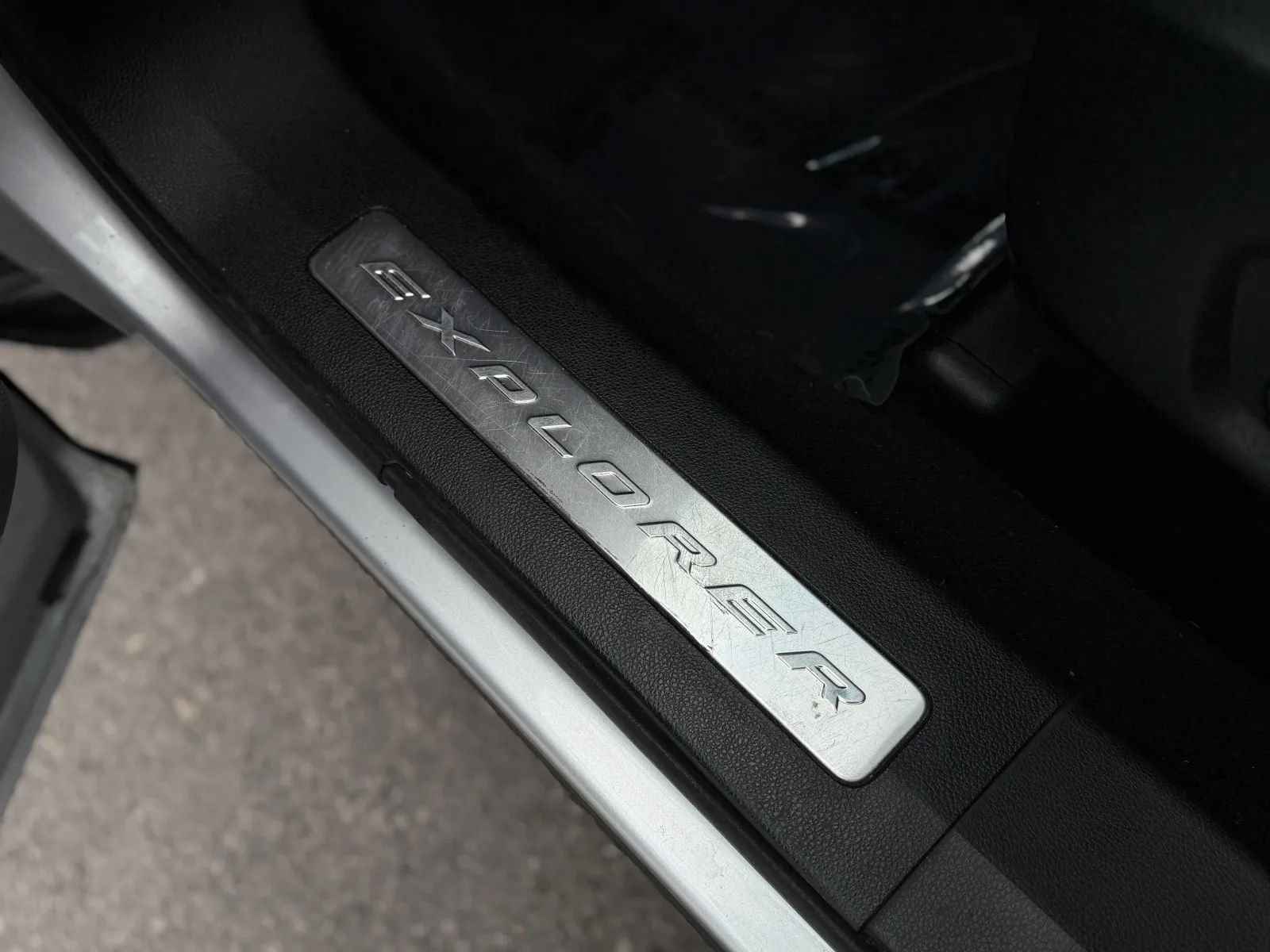 Used 2019 Ford Explorer Limited w/ Class III Trailer Tow Package FWD image 43