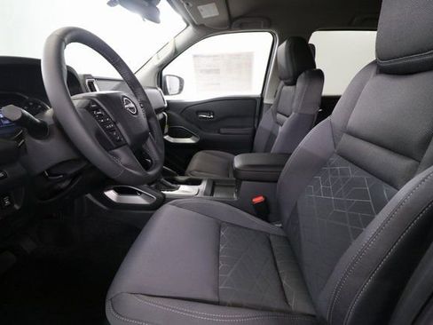 New 2025 Nissan Frontier SV w/ SV Convenience Package image 4