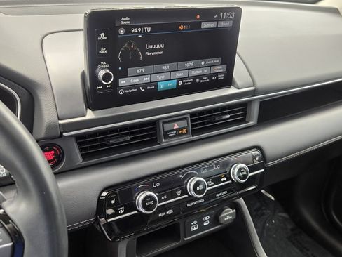 Certified 2025 Honda Pilot Touring image 21