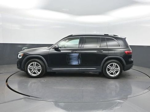 Used 2020 Mercedes-Benz GLB 250 w/ Premium Package image 2