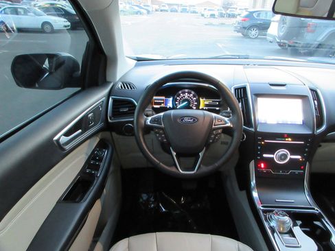 Used 2019 Ford Edge Titanium w/ Cold Weather Package image 37