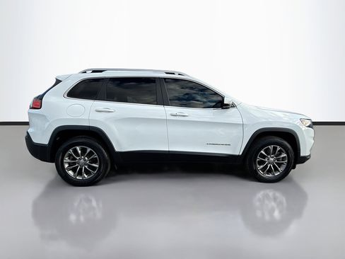 Used 2019 Jeep Cherokee Latitude Plus w/ Comfort/Convenience Group image 2