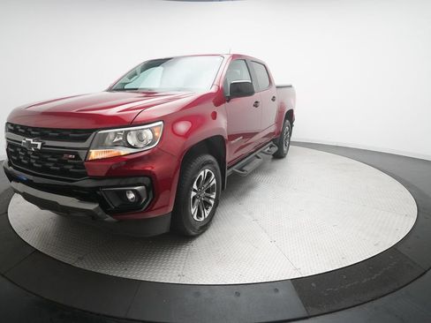 Used 2021 Chevrolet Colorado Z71 w/ Safety Package AWD/4WD image 3