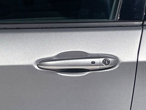 Used 2022 Jeep Compass Latitude w/ Convenience Group image 18