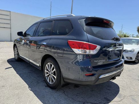 Used 2015 Nissan Pathfinder SL w/ SL Tech Package FWD image 5