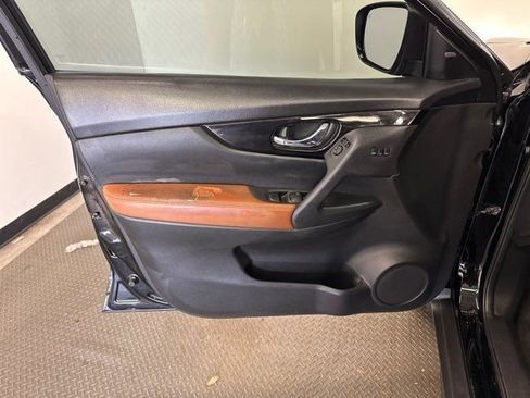 Used 2017 Nissan Rogue SL w/ SL Premium Package image 14