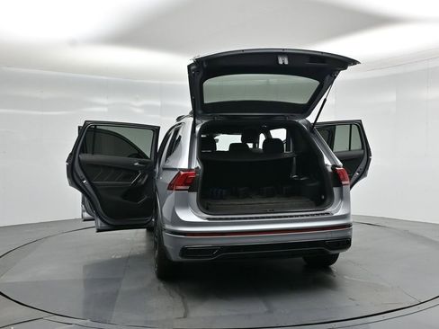 Used 2023 Volkswagen Tiguan SE R-Line image 29