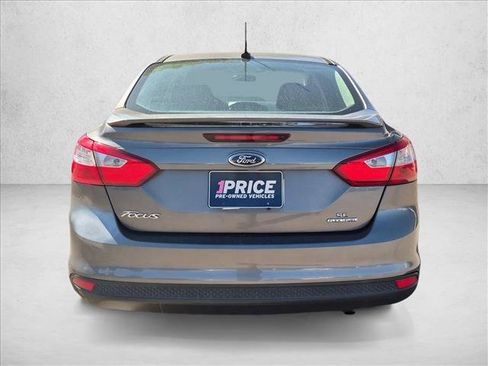 Used 2012 Ford Focus SE FWD image 6