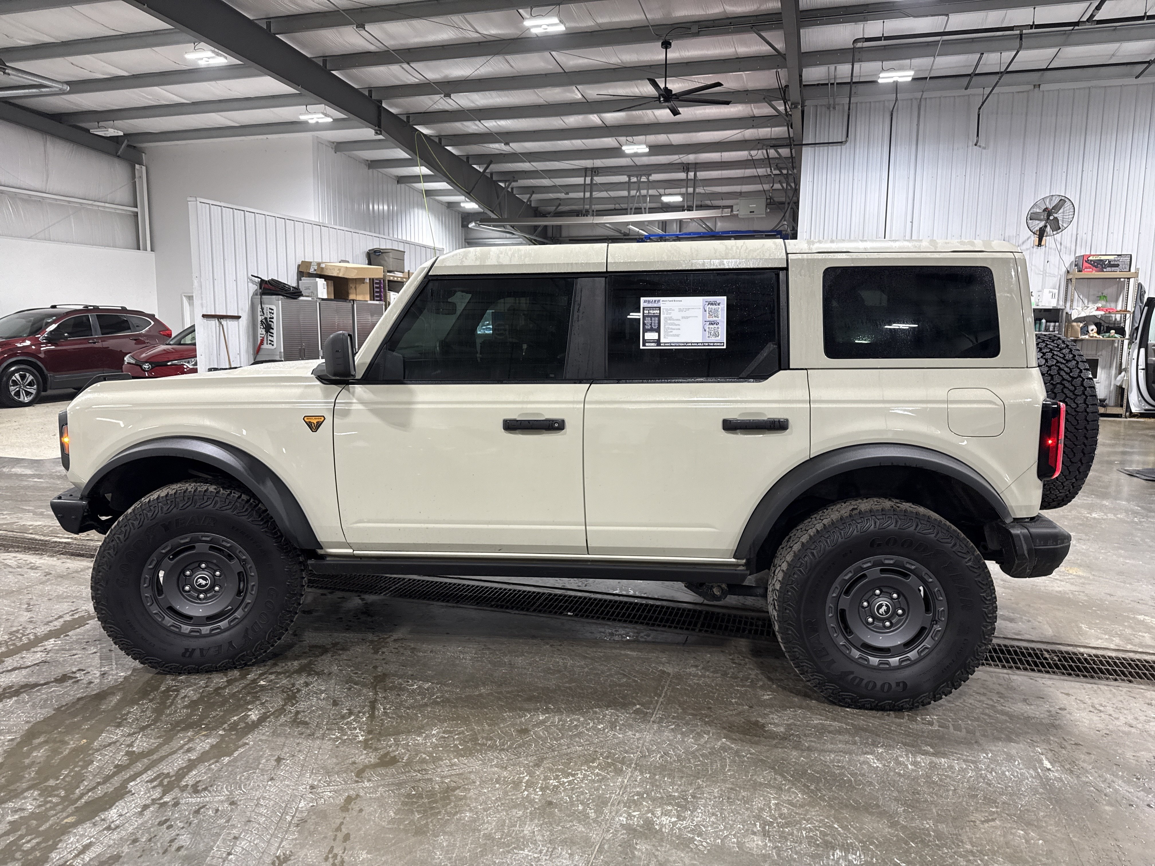 Used 2025 Ford Bronco Badlands w/ Sasquatch Package AWD/4WD image 5