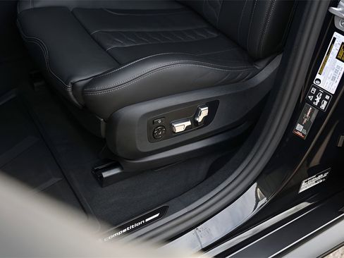 Used 2026 BMW X6 M Competition w/ Executive Package image 11