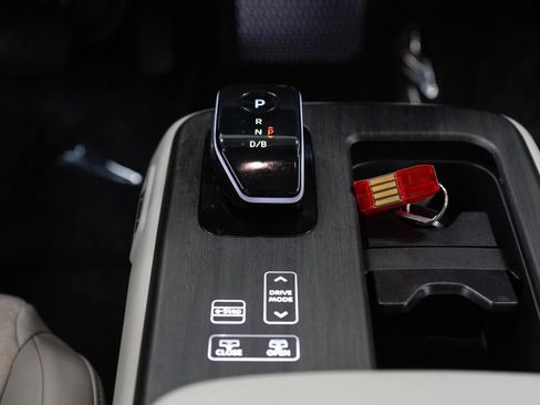 Used 2023 Nissan Ariya AWD image 21