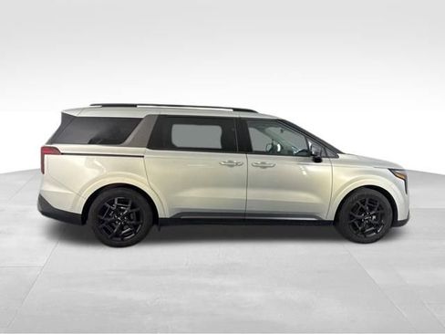 Certified 2025 Kia Carnival SX Prestige image 7