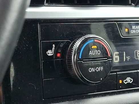 Used 2024 Nissan Pathfinder SV FWD image 25