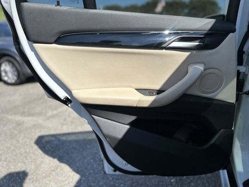 Used 2017 BMW X1 xDrive28i image 17