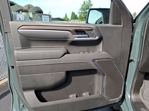 Used 2025 Chevrolet Silverado 1500 LT w/ Safety Package AWD/4WD image 16