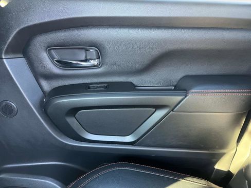 Used 2024 Nissan Titan PRO-4X w/ Pro-4x Convenience Package image 15