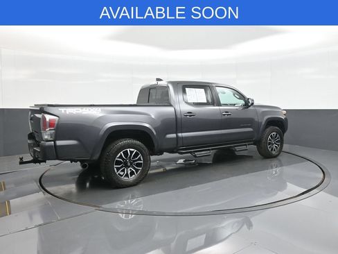Used 2022 Toyota Tacoma TRD Sport w/ TRD Premium Sport Package AWD/4WD image 7