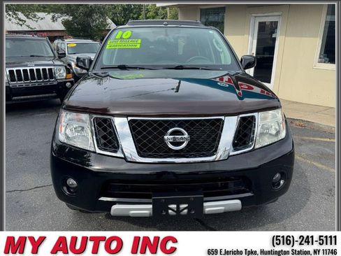 Used 2010 Nissan Pathfinder LE w/ Navigation Pkg image 2