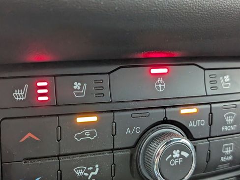 Used 2025 Dodge Durango GT image 13