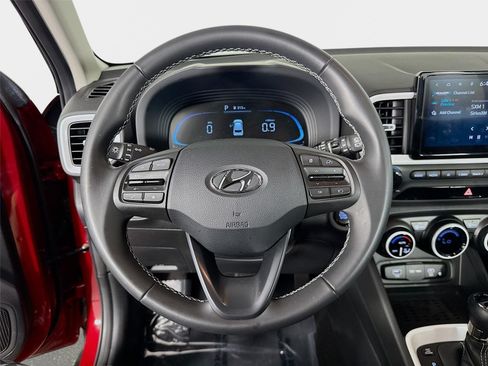 Certified 2025 Hyundai Venue Limited FWD image 12