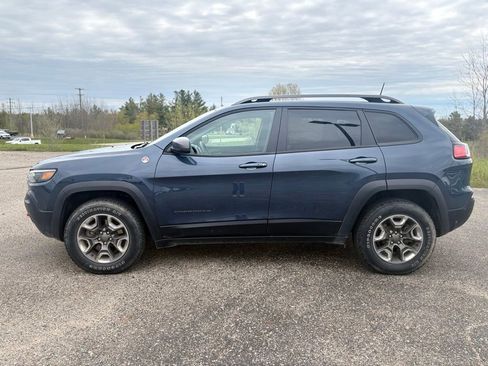 Used 2019 Jeep Cherokee Trailhawk w/ Cold Weather Group AWD/4WD image 6