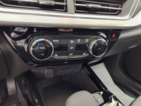 New 2026 Chevrolet Trax LT w/ Driver Confidence Package image 17